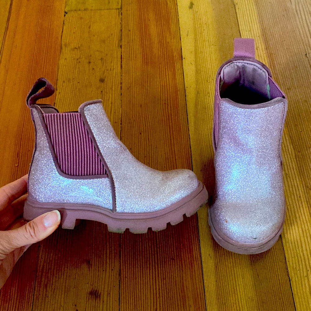 Adorable Native Boots- easy on and off.